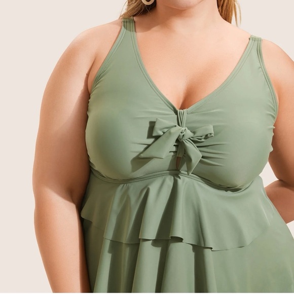 BloomChic Plus Size 2XL Knotted Front Ruffle Tiered Tankini Top us18-20 - Picture 3 of 7